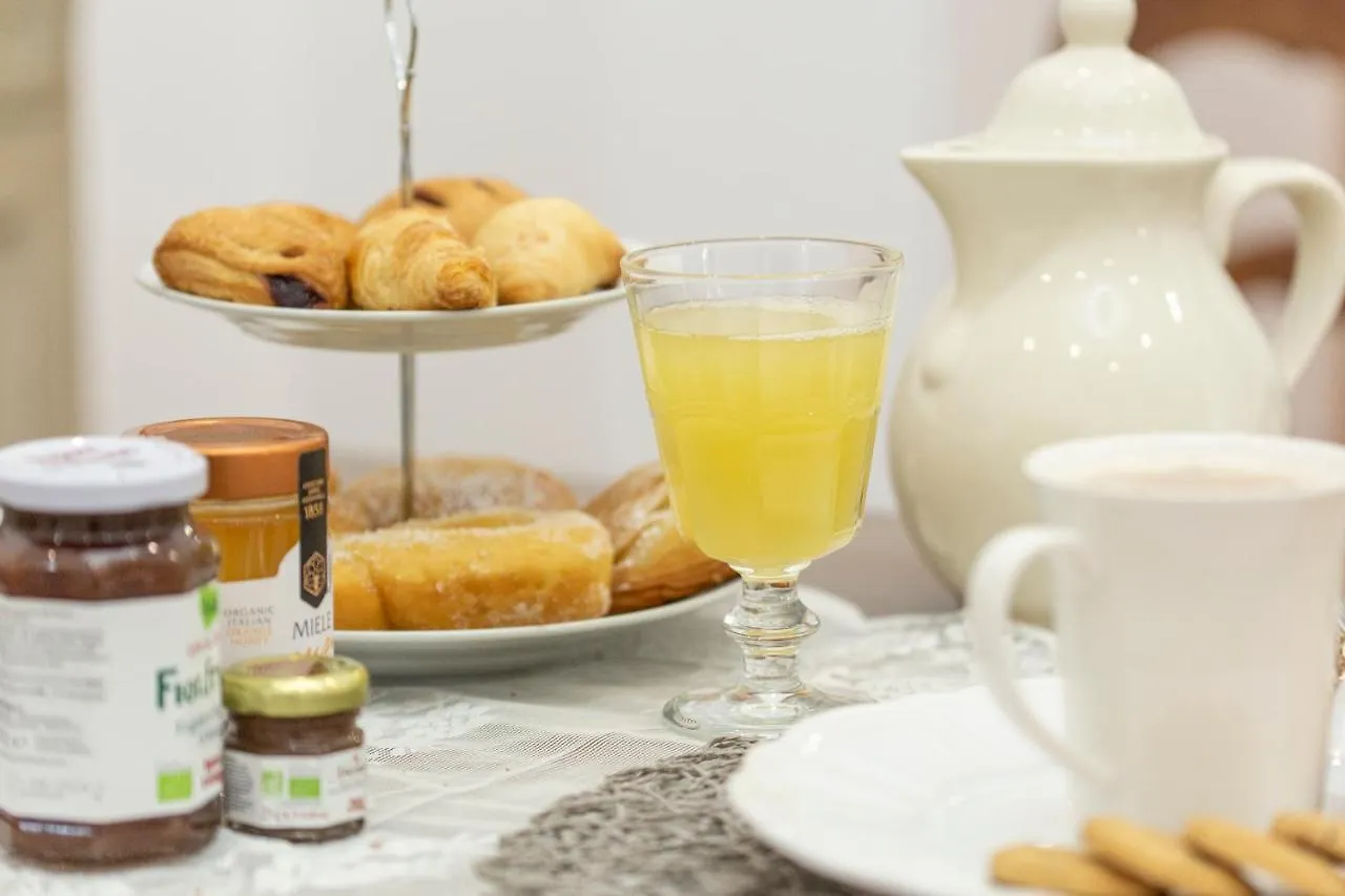 B&B Dimora Mazzarino Naples Bed & Breakfast